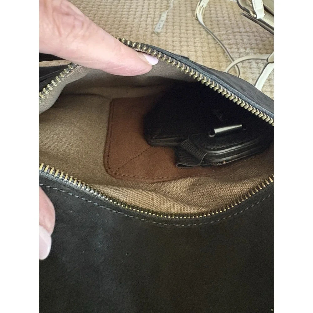 Tory Burch Robinson Zip Tote Bag with Magnetic Side Pockets VGUC